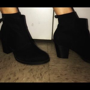 Black booties ( ankle boots )